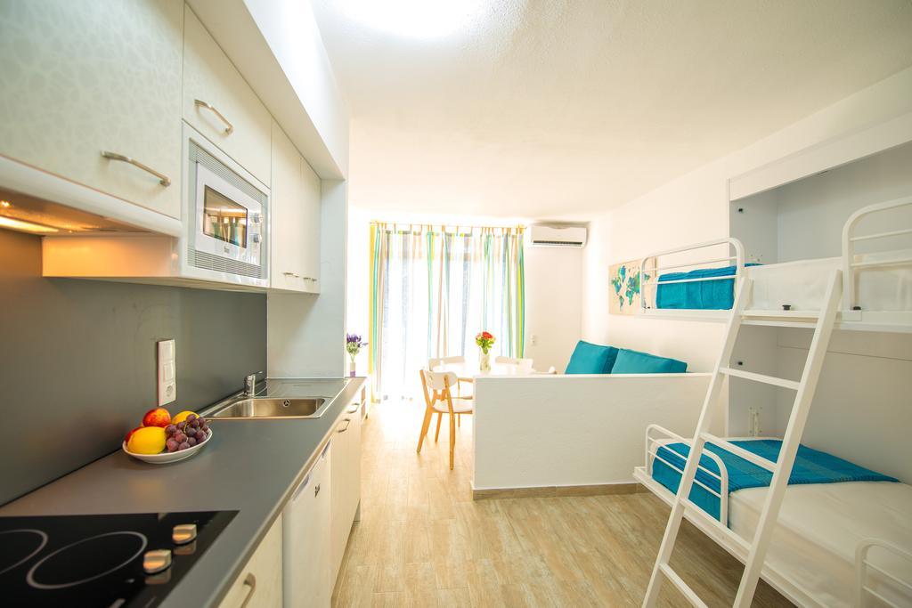 Ona Internacional Apartments カンブリルス 部屋 写真
