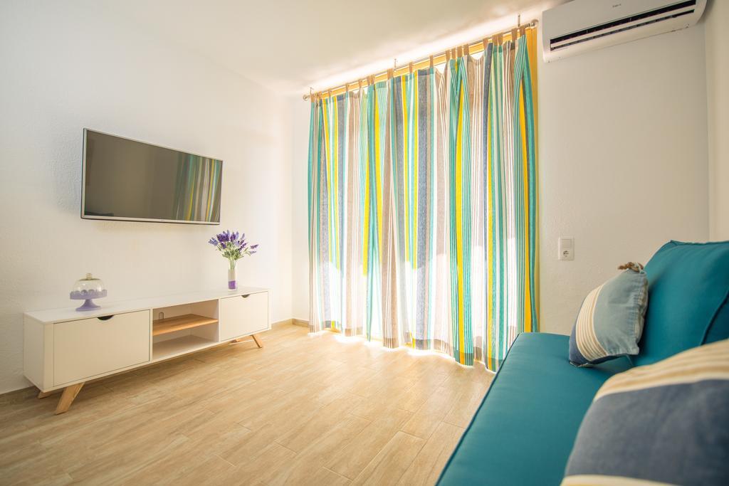 Ona Internacional Apartments カンブリルス 部屋 写真