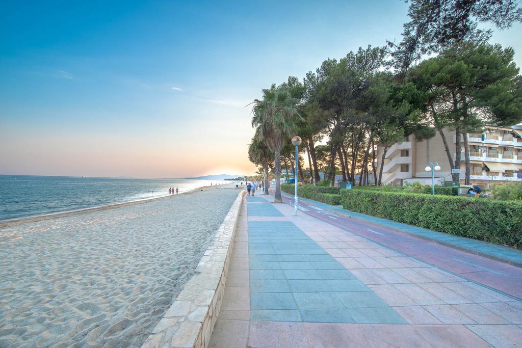 Ona Internacional Apartments カンブリルス 部屋 写真
